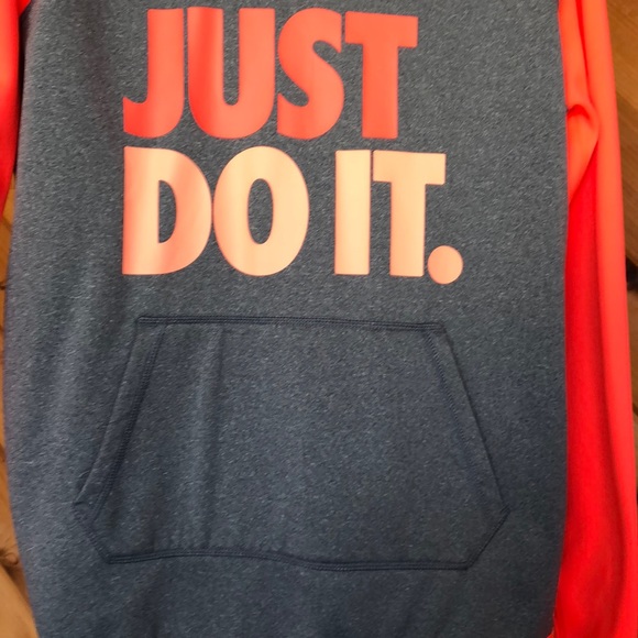 NWOT NIKE Therma-fit hoodie coral and gray size L - Picture 5 of 8